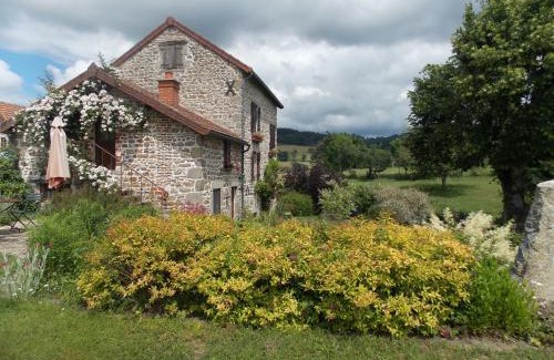 Le Mayet-de-Montagne House | côté jardin