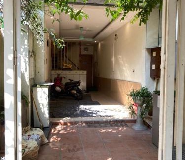 Hanoi Apartment | Căn hộ tầng 4 thang bộ đầy đủ tiện nghi, giá rẻ
