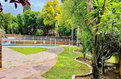 Randpark Ridge House | C&C HOTEL VIBES Randpark Ridge JHB 14 Units Available