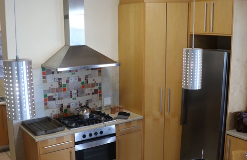 Mountainside House | C'est la vie, and a view blends charm and modern elegance.