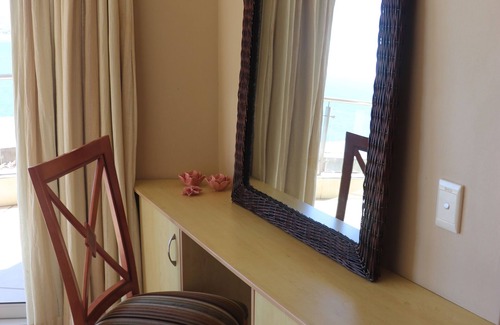 Mountainside House | C'est la vie, and a view blends charm and modern elegance.