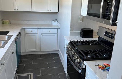 South Berkeley Apartment | C5: Charming 1-bedroom in a community style house close to UC Berkeley