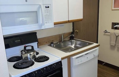 Wapato Point Apartment | C8 Waterfront with Patio and Balcony