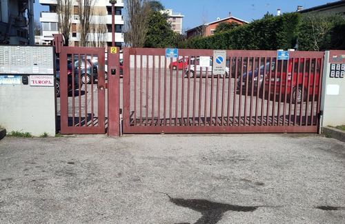 Favaro Veneto Apartment | Ca de Vero - Mestre. 10 min from Airport and direct tram to Venice Piazzale Roma