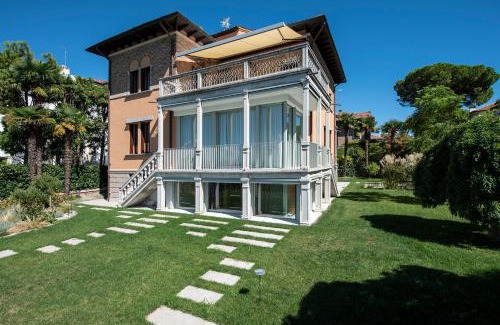 Santa Maria in Stelle Villa | Ca' delle Contesse - Villa on lagoon with private dock and spectacular view