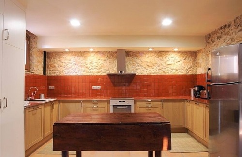 Castellet House | Ca l'Helena. Enjoy the Penedès, the wine region of Barcelona