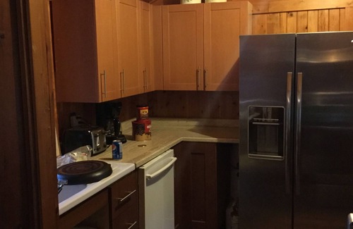 Jumbo Island Cottage | McGregor Bay Heritage Log Lodge Pet Friendly