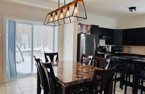 Notre-Dame-Auxiliatrice-de-Buckland Ski Chalet | Chalet La Lumière de Buckland