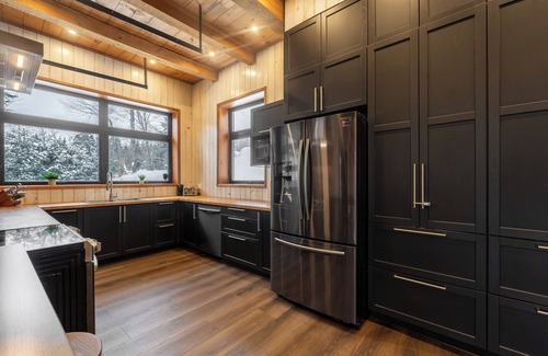 Ste-Lucie-des-Laurentides Ski Chalet | Chalet de l'Artisan | Spa | Fireplace | BBQ | Boardgames