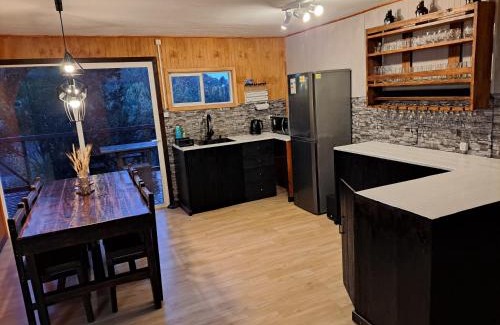 Valdivia House | Cabaña Acogedora con Vista al Rio Valdivia, Niebla