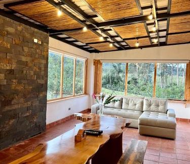 Chiquinquira House | Cabaña de Lujo en la Naturaleza 10 min del Centro