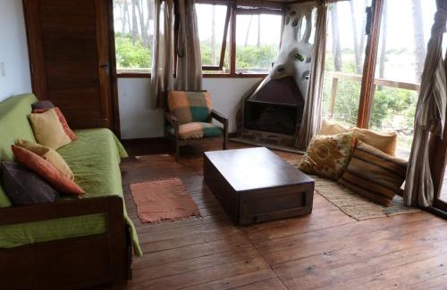 Pinamar House | Cabaña en la playa. ventanales y terraza al mar