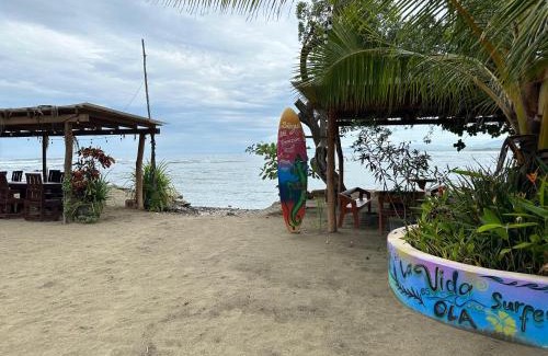 Saladita House | Cabaña Tulipan Punto surf Barra La Saladita