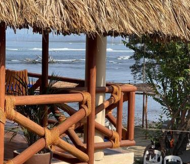 Saladita House | Cabaña Tulipan Punto surf Barra La Saladita