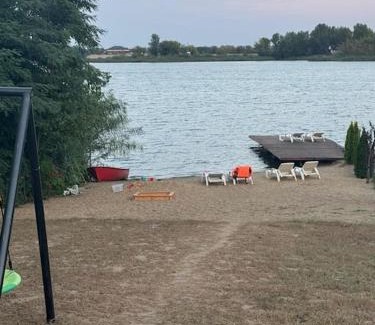 Mediesu Aurit Ski Chalet | Cabana lac Apa Stefania