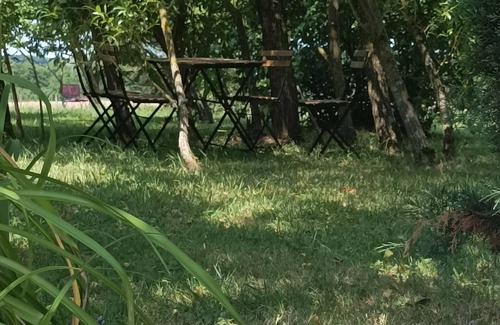 Servignat Cabin | Cabane Enchantée Type Mobil-home au Cœur de la Nature Bressane