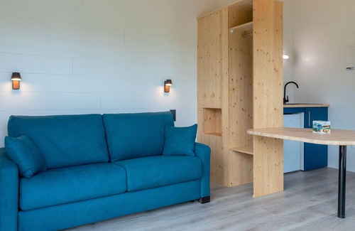 Meyrignac-l'Eglise Apartment | Cabane Familiale | Vue Forêt | Accès Direct au Lac