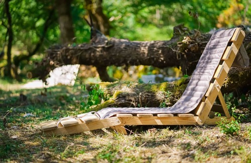 Chartrier-Ferriere Cabin | Cabane Perchée au Concept Unique sur Rails
