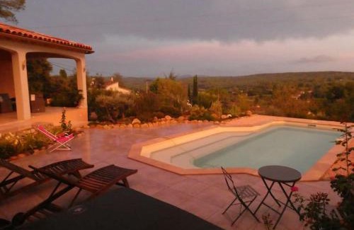 Lorgues House | CABANON PROVENCAL EN PIERRES et ACCES PISCINE LUXE