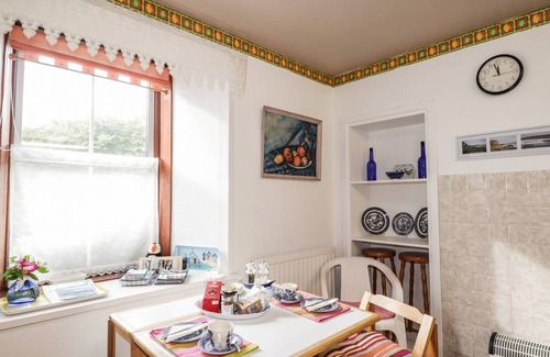 Dunbeath Cottage | Cabin ∙ 2 bedrooms ∙ 3 guests