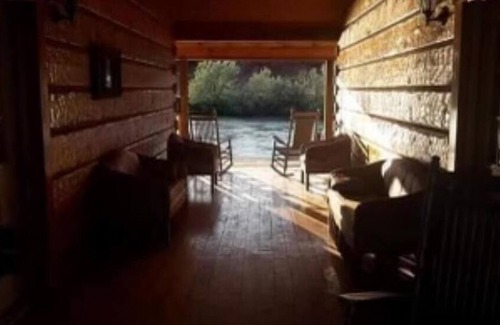 Thermopolis Cabin | Cabin 2 .