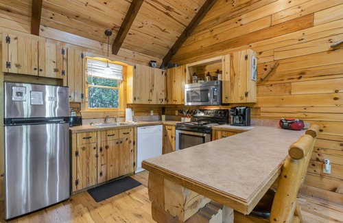 Stanardsville Cabin | Cabin #8 - The Shadows | 1 Bed, 1 Bath