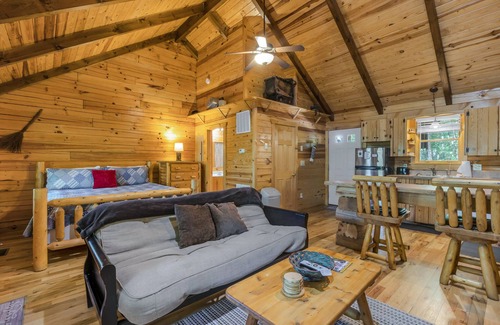 Stanardsville Cabin | Cabin #8 - The Shadows | 1 Bed, 1 Bath