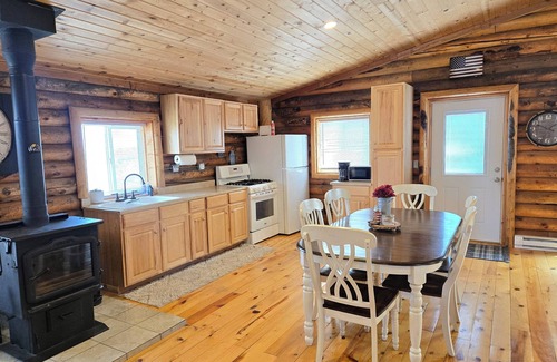 Duchesne Cabin | CABIN IN DUCHESNE, overlookingn Starvation Reservoir, 2 Bed,1 Bath.