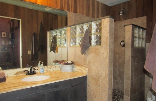 Mannford Cabin | Cabin in front of the lake!