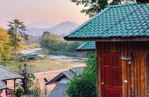 Mae Hi Cabin | Cabin In Pai with River view with AC