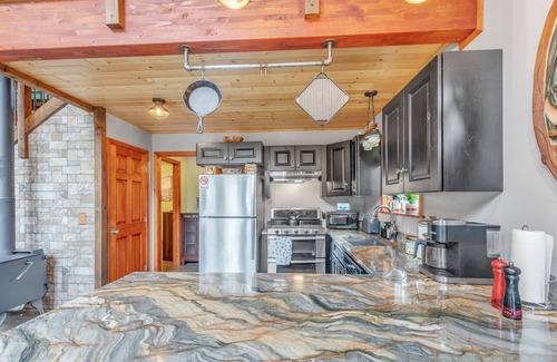 Big Lake Cabin | Cabin In The Woods 1 Bedroom Cabin