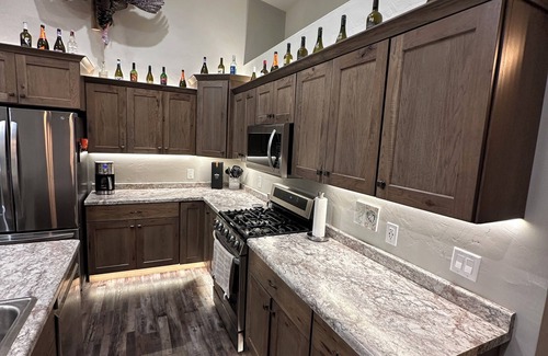 Iola Cabin | Cabin in the Woods-Sleeps 10!