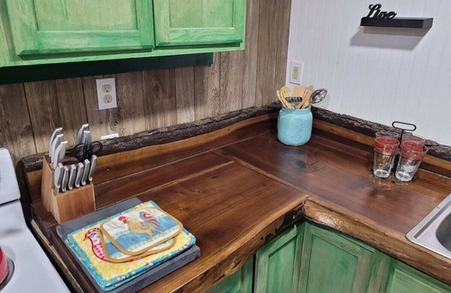 Nelsonville House | Cabin on a working ranch with Highland cattle in Hocking Hills