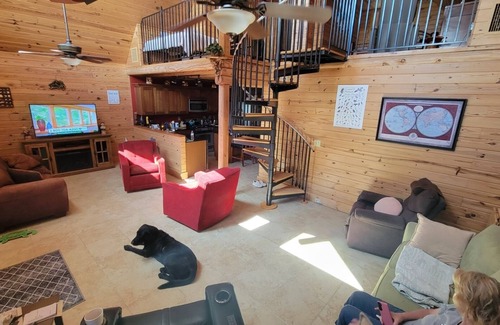 Taylor Creek Cabin | Cabin with Boat Dock