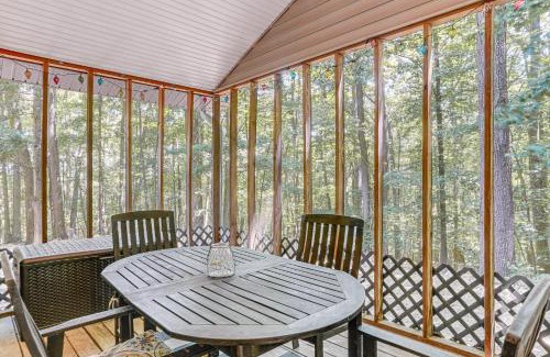 New Market House | Cabin with Deck and Screened-In Porch in New Market!