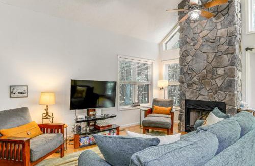 New Market House | Cabin with Deck and Screened-In Porch in New Market!