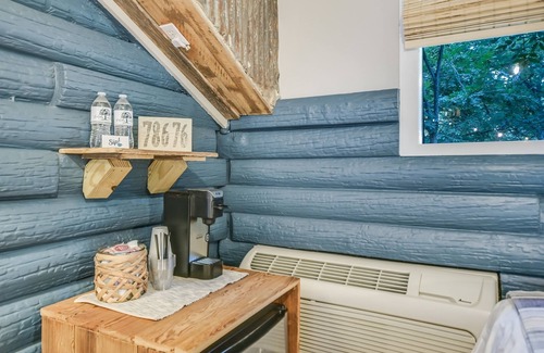 Wimberley Cabin | Cabins on the Square: Nature Suite #3
