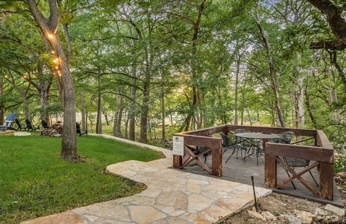 Wimberley Cabin | Cabins on the Square: Nature Suite #3