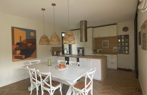 Le Home House | Cabourg, splendidly decorated large house, garden, beach within walking distance.