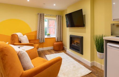 Hendrerwydd House | Caer Fedwen Barns Heulog Cottage King Bed Self Catering with Private Hot Tub