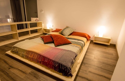 Berga Apartment | Cal Dansa, at carrer Major de Berga.