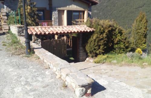 Lles House | Cal Tià, La Llosa, espai independent