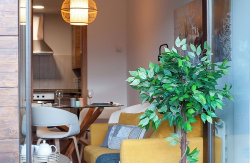 Puigcerda Apartment | Cal Xera - Cozy first floor with fireplace and private garden