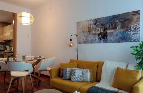 Puigcerda Apartment | Cal Xera - Cozy first floor with fireplace and private garden