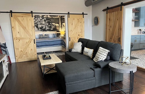 Gainesville Apartment | Calaboose Loft - Firehouse 1918