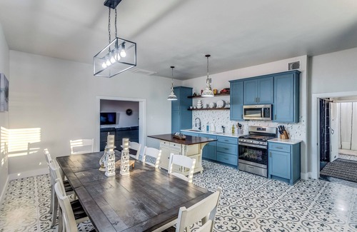 Gainesville Apartment | Calaboose Loft - Firehouse 1918