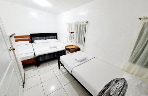 Calapan House | Calapan Transient House 3-BedRoom near MALLS L26