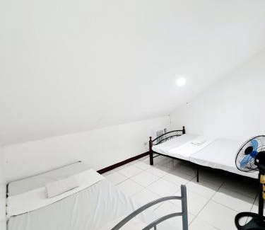 Calapan House | Calapan Transient House 3-BedRoom near MALLS L26