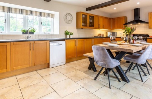 Chirbury with Brompton House | Calcot Farmhouse in Montgomery