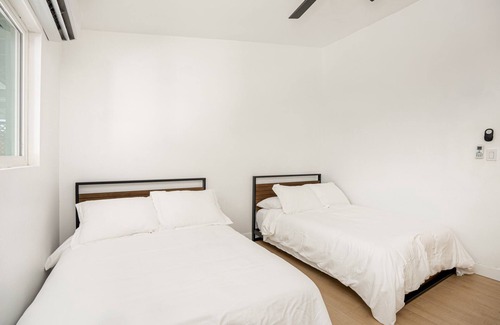 San Carlos House | California Dreaming 4 Bed 2 Bath Home